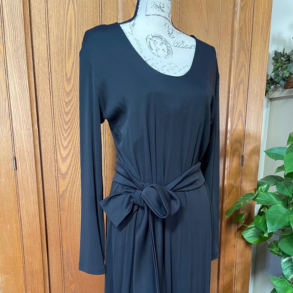 CARILYN VAILE black knit dress luxurious fabric